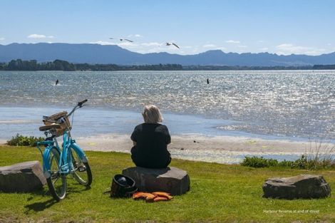 Photo of property in 20b Kiriwai Place, Matua, Tauranga, 3110