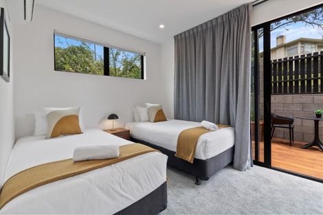 Photo of property in 32 Seacliffe Road, Hillsborough, Auckland, 1042