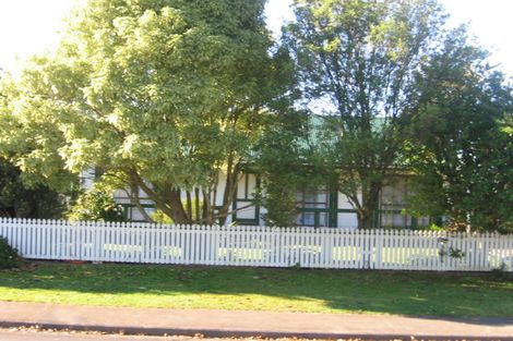 Photo of property in 4 Keryn Place, Opaheke, Papakura, 2113