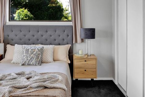 Photo of property in 180 Mangorei Road, Merrilands, New Plymouth, 4312