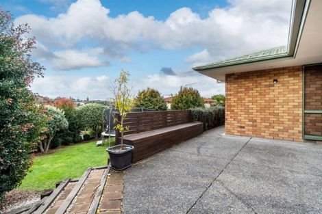 Photo of property in 32 Woodridge Avenue, Northcross, Auckland, 0630