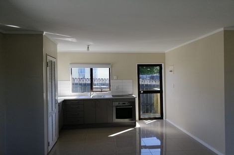 Photo of property in 7 Styca Place, Sunnyvale, Auckland, 0612