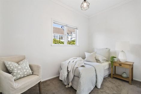 Photo of property in 2/5 Elderwood Lane, Belmont, Auckland, 0622