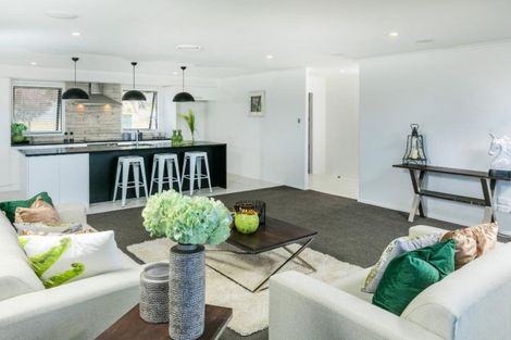 Photo of property in 2 Ruth Craig Place, Stanmore Bay, Whangaparaoa, 0932