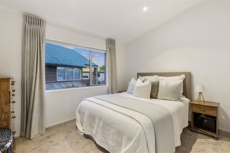 Photo of property in 7 William Bayes Place, Red Beach, 0932