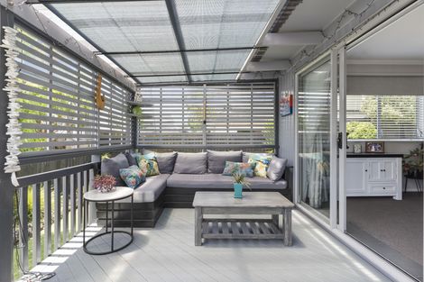 Photo of property in 61 Robbies Road, Shelly Park, Auckland, 2014