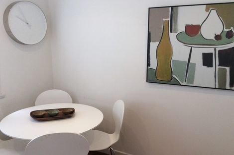 Photo of property in 5 Pendarves Street, New Plymouth, 4310