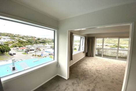 Photo of property in 3/48 Paremata Crescent, Paremata, Porirua, 5024