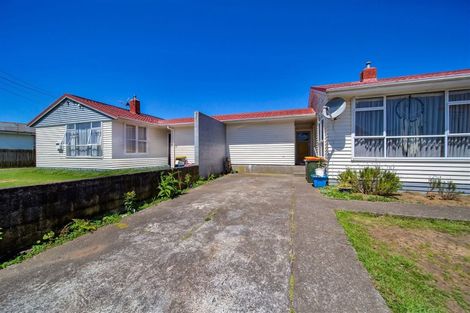 Photo of property in 29-31 Acourt Street, Hawera, 4610