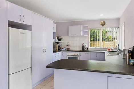 Photo of property in 32 Kohanga Road, Mangere Bridge, Auckland, 2022