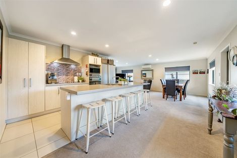 Photo of property in 3 Quartz Place, Brown Owl, Upper Hutt, 5018
