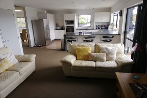 Photo of property in 24 Montclair Rise, Browns Bay, Auckland, 0630