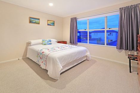 Photo of property in 10 Baber Drive, Stonefields, Auckland, 1072