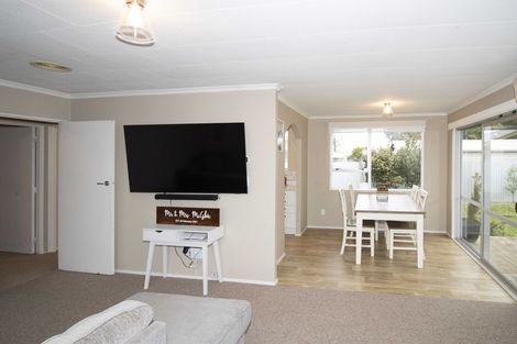 Photo of property in 22 Kupe Drive, Carterton, 5713