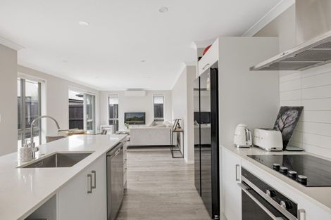 Photo of property in 3 Tractor Way, Papamoa, 3118