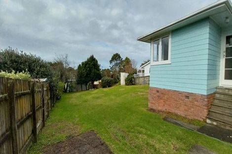 Photo of property in 30 Neil Avenue, Te Atatu Peninsula, Auckland, 0610
