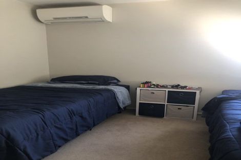 Photo of property in 18 Catlins Place, Fairview Heights, Auckland, 0632