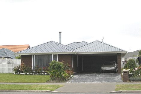 Photo of property in 33 Broadhaven Avenue, Parklands, Christchurch, 8083