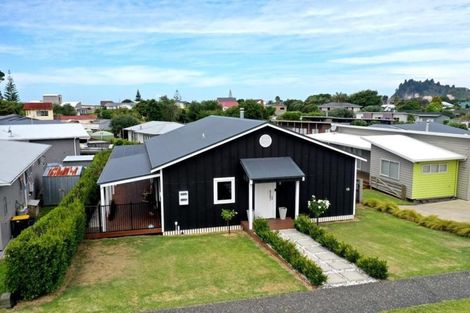 Photo of property in 15 Dolphin Drive, Whiritoa, Whangamata, 3691