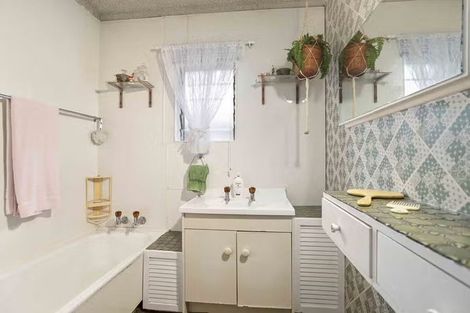 Photo of property in 6 Edmund Hillary Avenue, Papakura, 2110