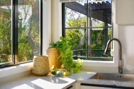 Photo of property in 144 Weatherly Road, Torbay, Auckland, 0630