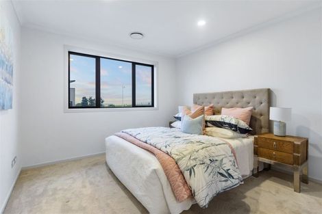 Photo of property in 11 Headland Drive, Long Bay, Auckland, 0630