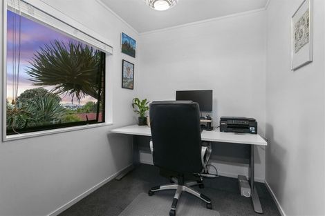 Photo of property in 1/6 Honeysuckle Lane, Mairangi Bay, Auckland, 0630