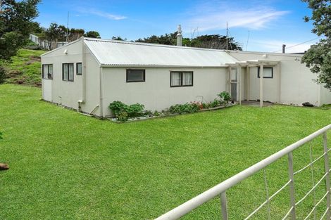 Photo of property in 21 Dewe Terrace, Foxton Beach, Foxton, 4815