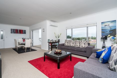 Photo of property in 15 Weka Street, Mangawhai, 0505