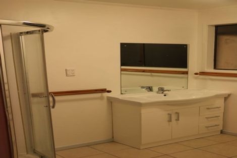 Photo of property in 13 Lyren Place, Half Moon Bay, Auckland, 2012