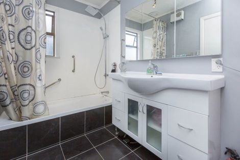 Photo of property in 16 Richard Grove, Stokes Valley, Lower Hutt, 5019