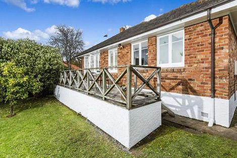 Photo of property in 78a Lake Road, Narrow Neck, Auckland, 0624