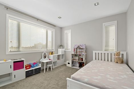 Photo of property in 28b Bluefin Way, West Harbour, Auckland, 0618