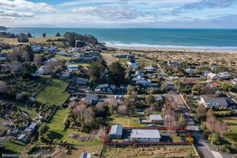 Photo of property in 21 Bay Road, Warrington, Waikouaiti, 9471