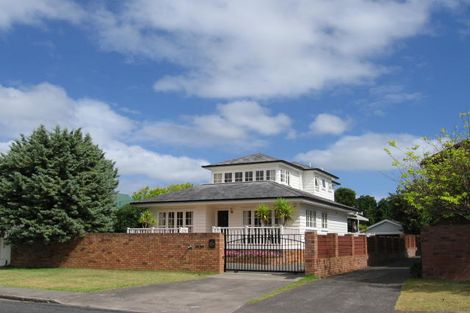 Photo of property in 6 Holiday Road, Milford, Auckland, 0620