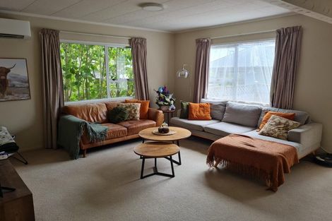 Photo of property in 71 West Harbour Drive, West Harbour, Auckland, 0618