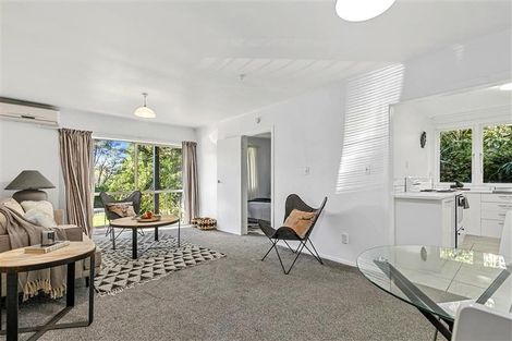 Photo of property in 32 Shetland Street, Glen Eden, Auckland, 0602