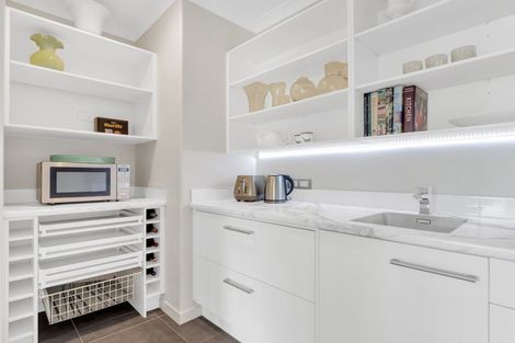 Photo of property in 9 Portofino Point, Karaka, Papakura, 2113