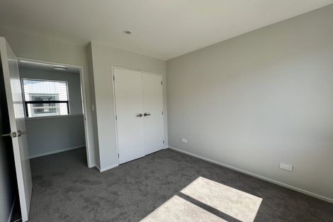 Photo of property in 1 Camelot Place, Glenfield, Auckland, 0629
