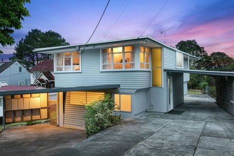 Photo of property in 37 Beaubank Road, Kelston, Auckland, 0602