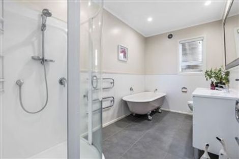 Photo of property in 80 Verbena Road, Birkdale, Auckland, 0626