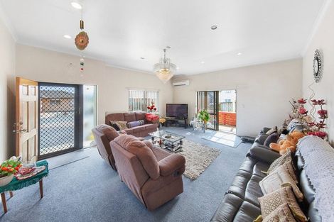 Photo of property in 12 Paloma Court, Hillpark, Auckland, 2102