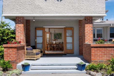 Photo of property in 44 Lighthouse Road, Bluff Hill, Napier, 4110