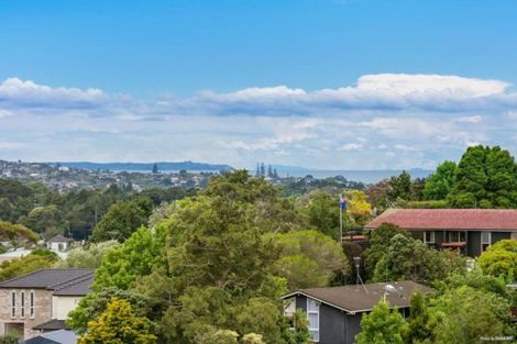Photo of property in 1/11 Lynngate Place, Hillcrest, Auckland, 0627