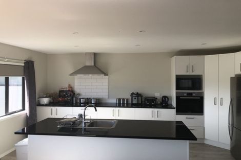 Photo of property in 7 Pae Moana Place, Stanmore Bay, Whangaparaoa, 0932