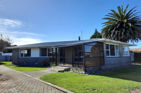 Photo of property in 4 Davidson Crescent, Hornby, Christchurch, 8042