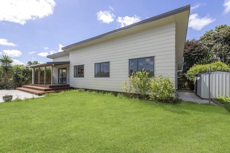 Photo of property in 10 Umu Place, Mangere, Auckland, 2022