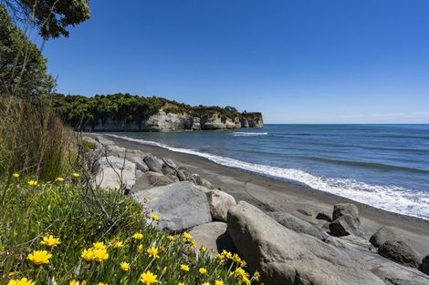 Photo of property in 51 Fifth Avenue, Urenui, 4377