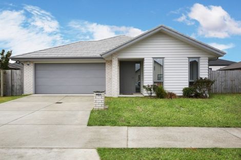 Photo of property in 11 Lamborn Drive, Papakura, 2110