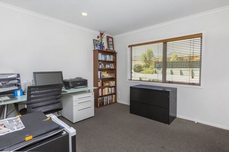 Photo of property in 22 Sunstone Crescent, Brown Owl, Upper Hutt, 5018